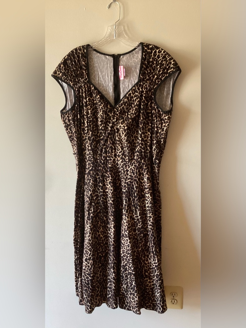 Pinup Couture Leopard-Print Tank Top in Black and Gray